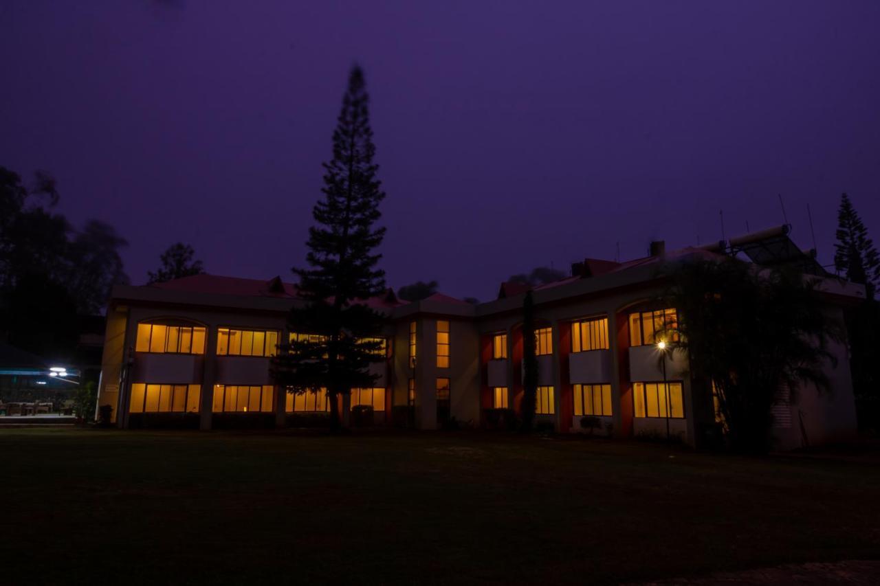 Aveda Blue Country Resort Panchgani Exterior photo