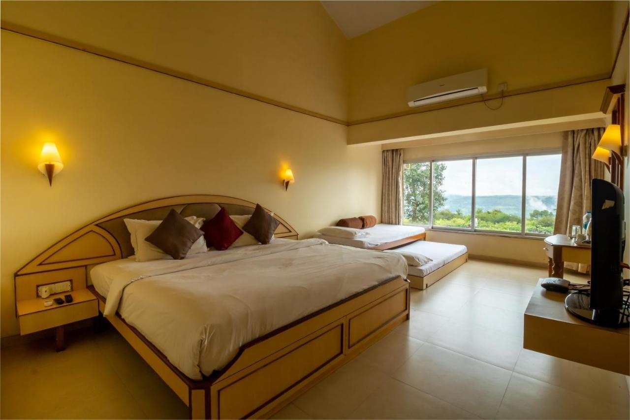 Aveda Blue Country Resort Panchgani Exterior photo
