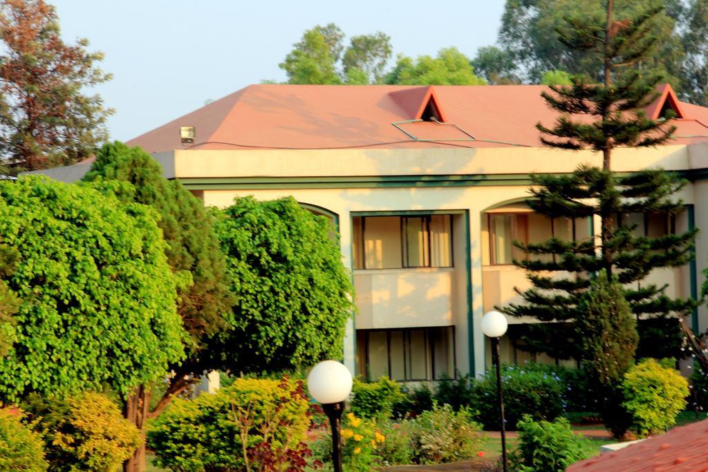 Aveda Blue Country Resort Panchgani Exterior photo