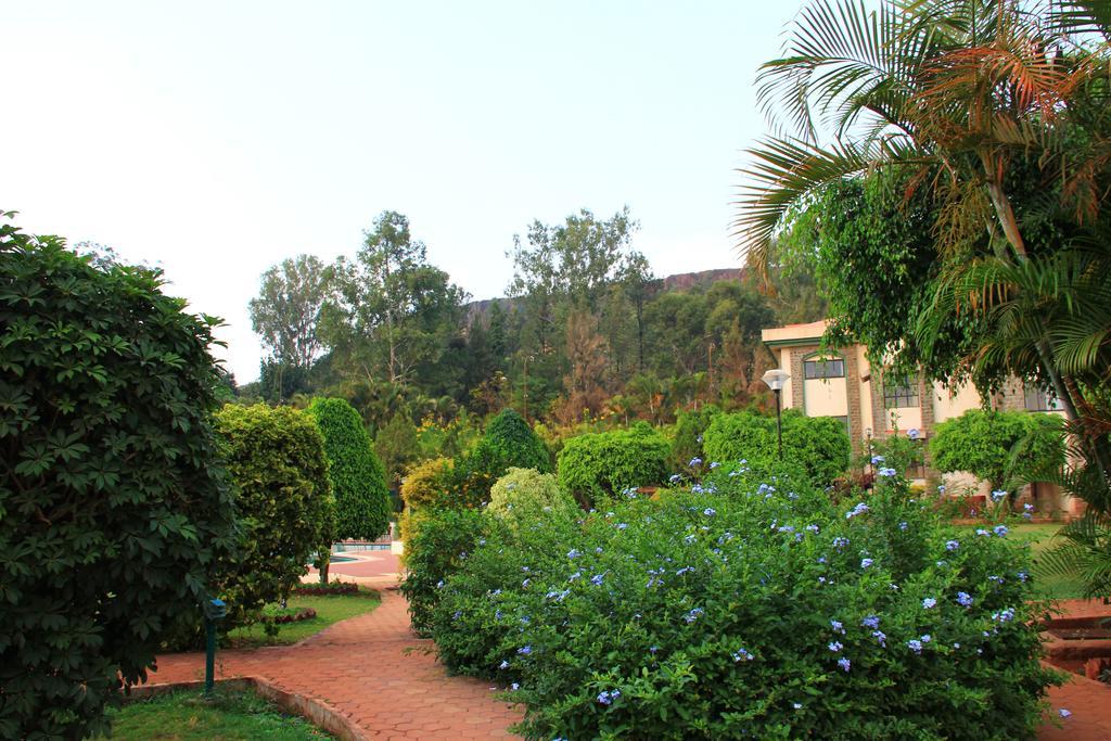 Aveda Blue Country Resort Panchgani Exterior photo