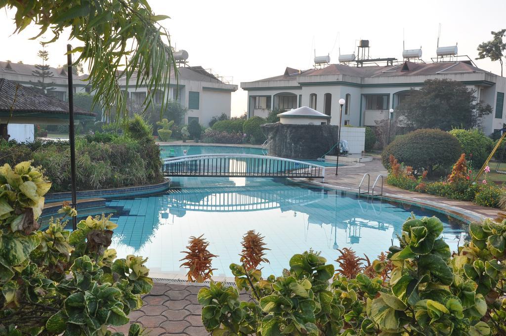 Aveda Blue Country Resort Panchgani Exterior photo