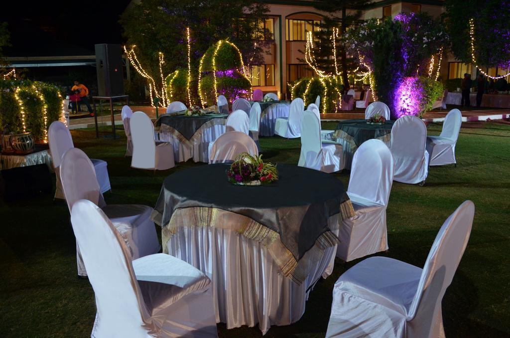 Aveda Blue Country Resort Panchgani Exterior photo