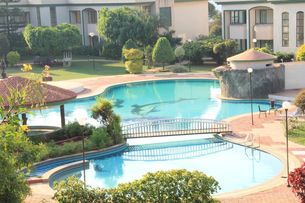 Aveda Blue Country Resort Panchgani Exterior photo