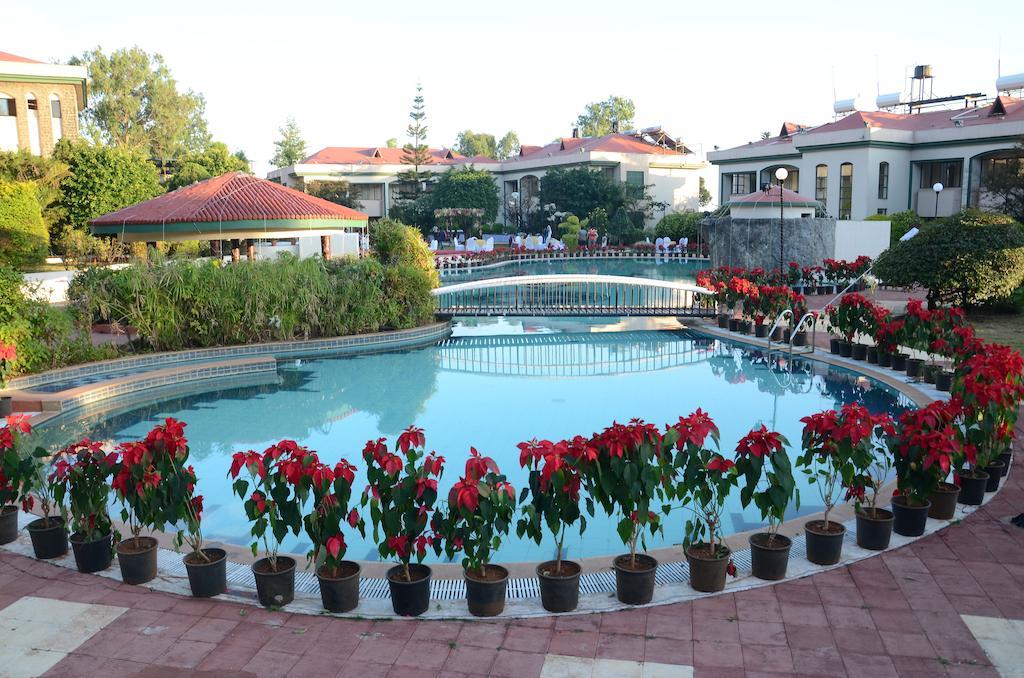 Aveda Blue Country Resort Panchgani Exterior photo