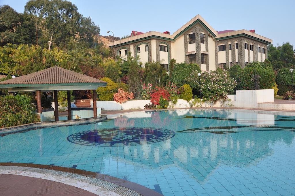 Aveda Blue Country Resort Panchgani Exterior photo