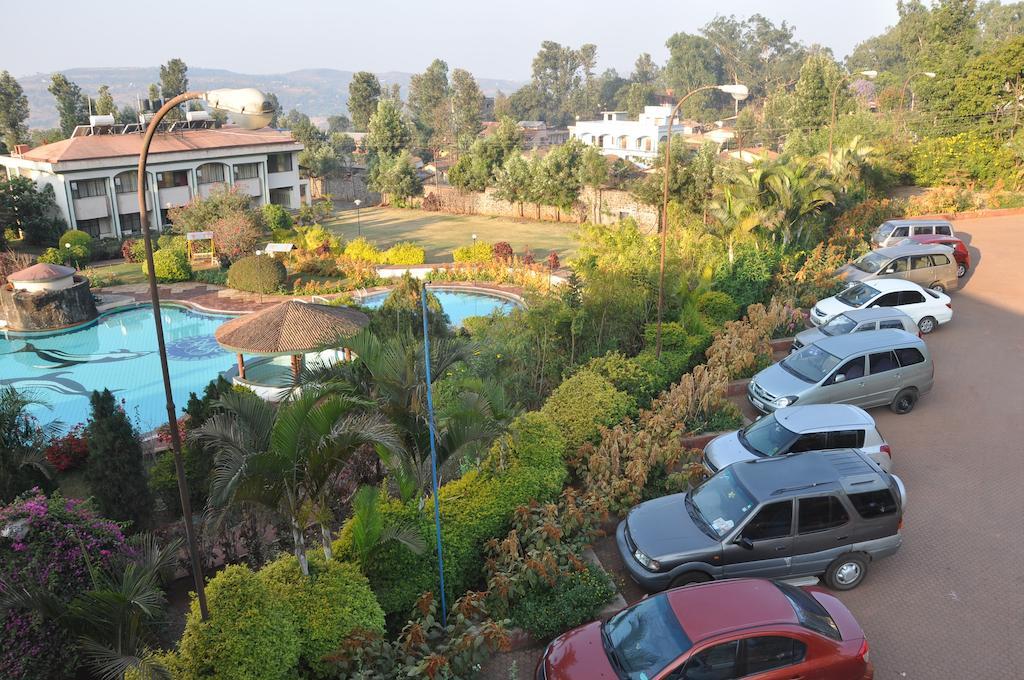Aveda Blue Country Resort Panchgani Exterior photo