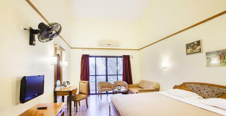 Aveda Blue Country Resort Panchgani Exterior photo